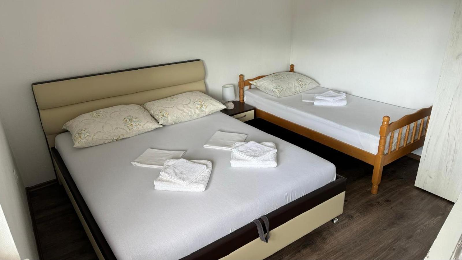 Apartmán Apartman Malekin Prozor Exteriér fotografie