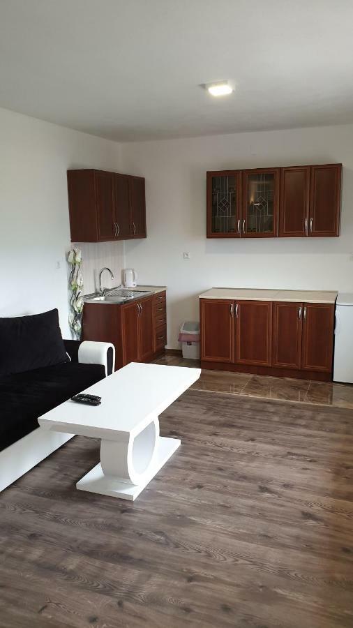 Apartmán Apartman Malekin Prozor Exteriér fotografie